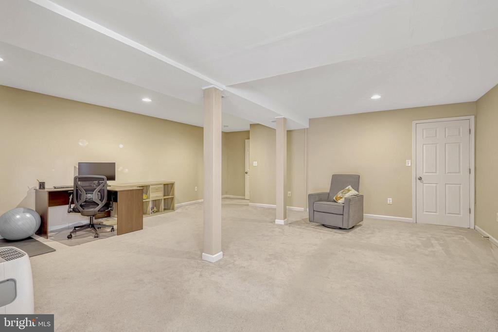 10318 Poe Dr