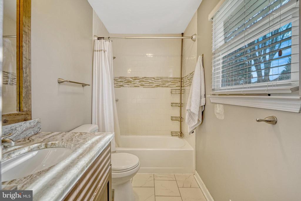 10318 Poe Dr