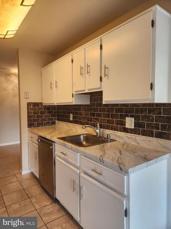 9569 COGGS BILL DR #301