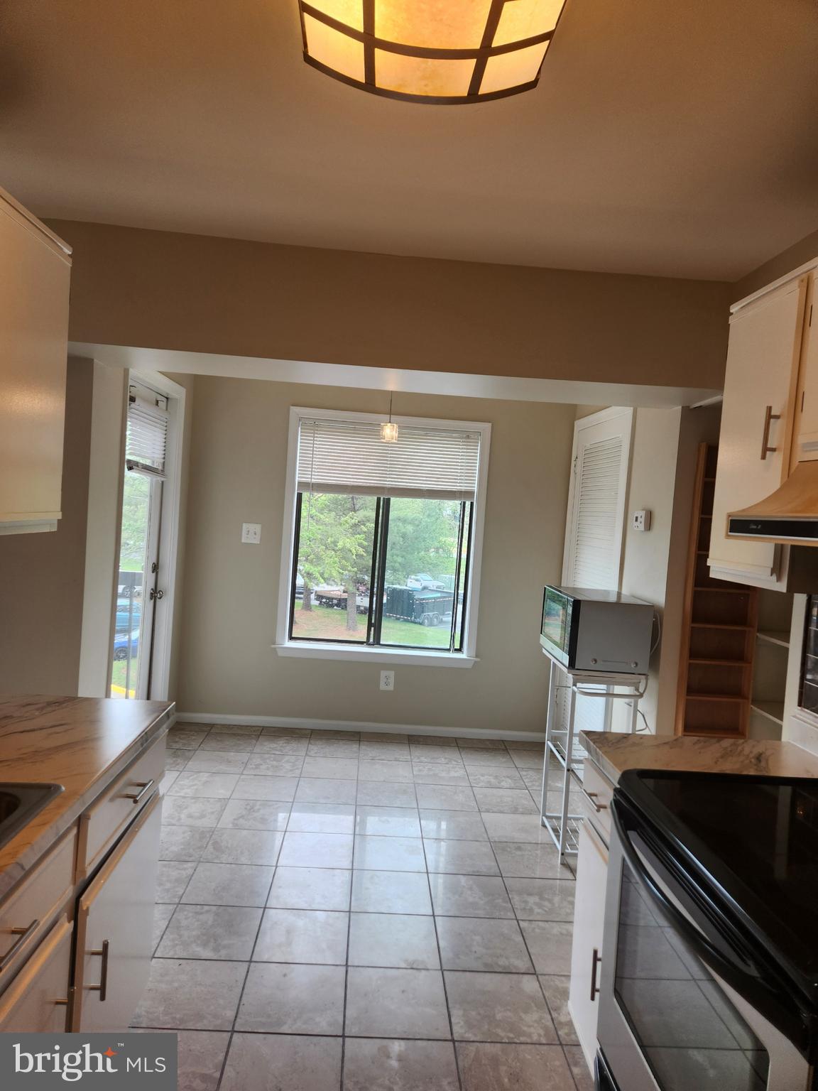 9569 COGGS BILL DR #301