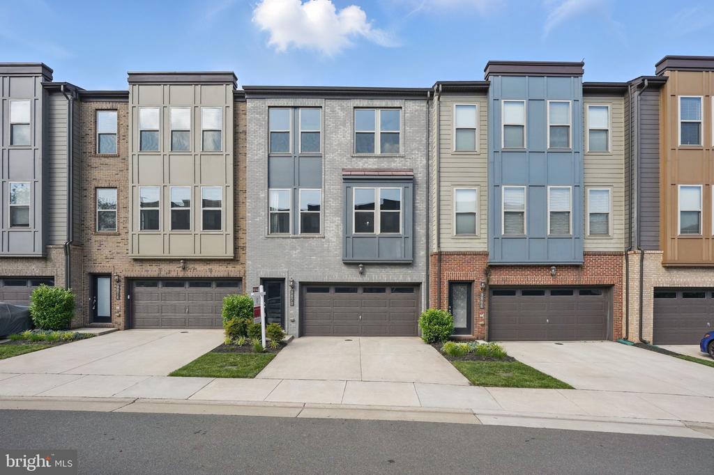9870 Buchanan Loop