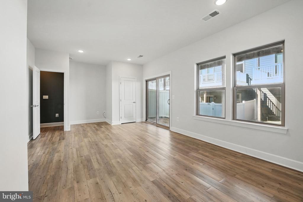 9870 Buchanan Loop