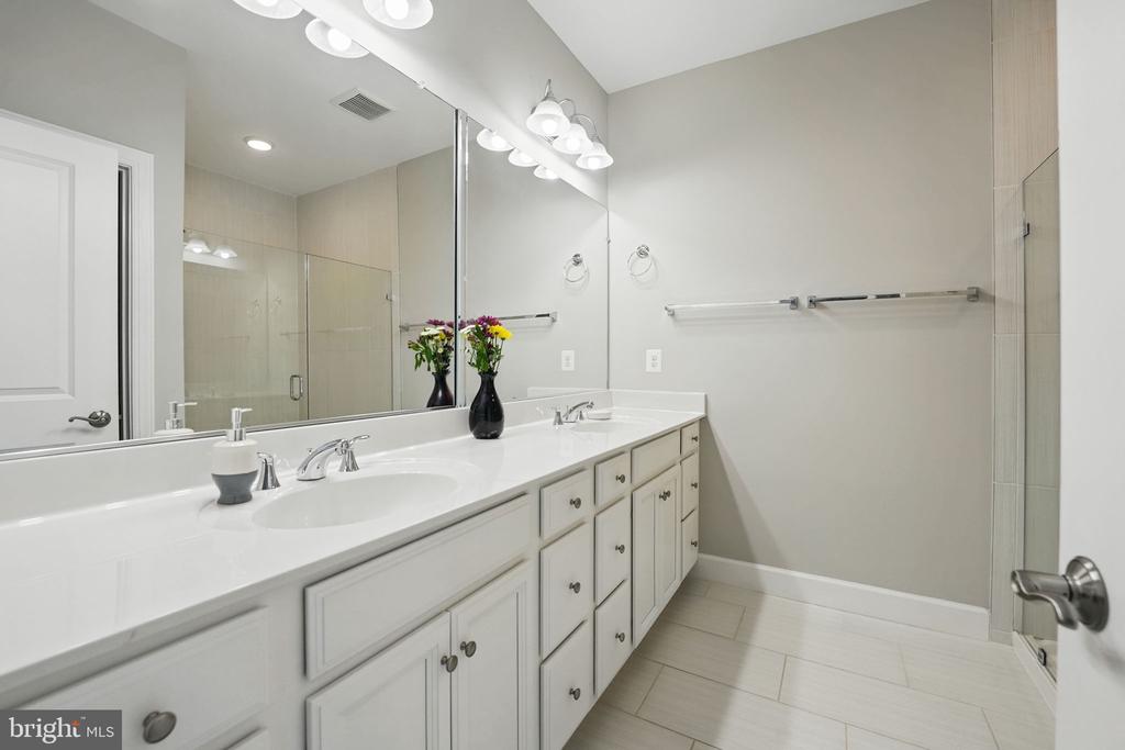 9870 Buchanan Loop