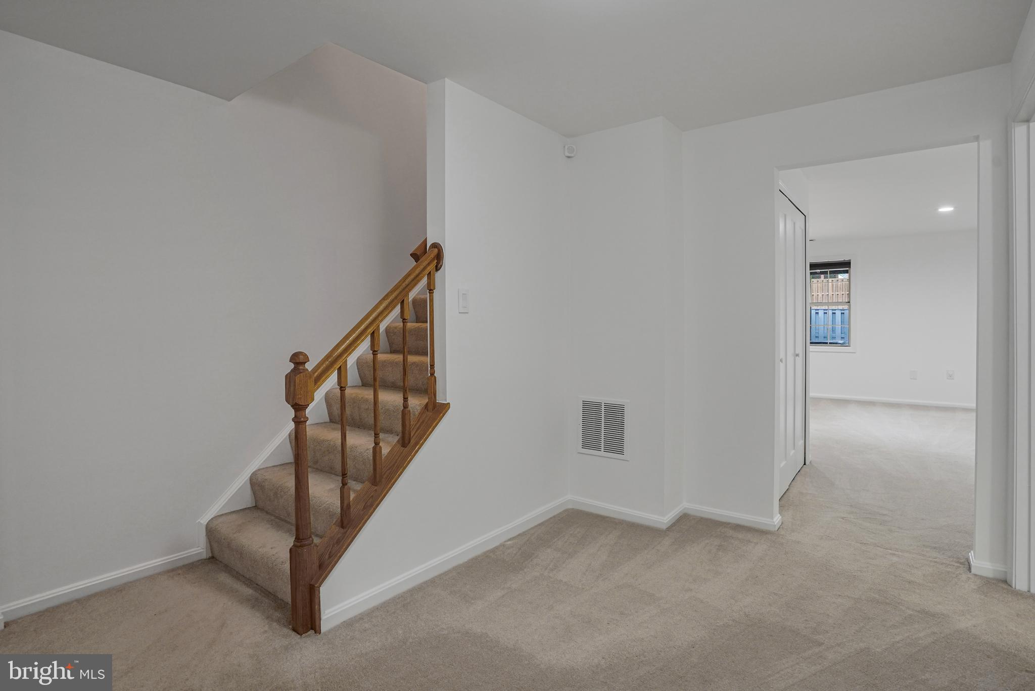 8609 LAMONT CT