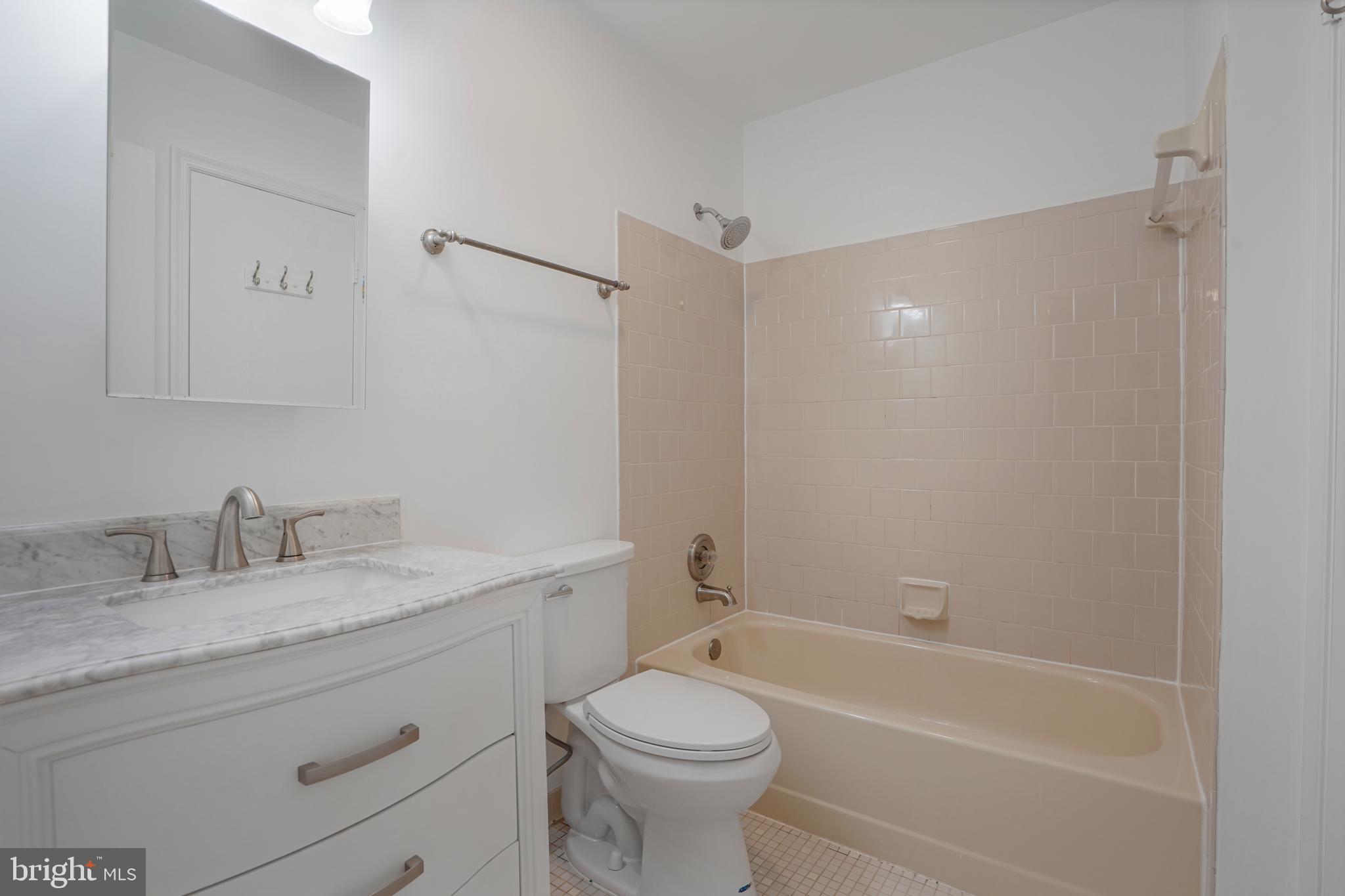 8609 LAMONT CT