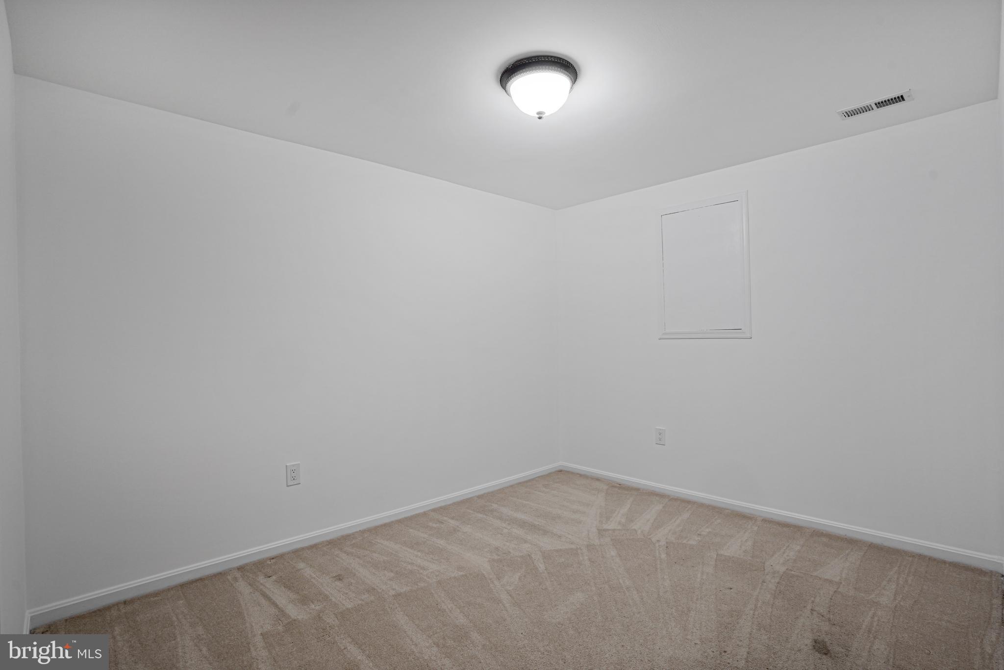 8609 LAMONT CT
