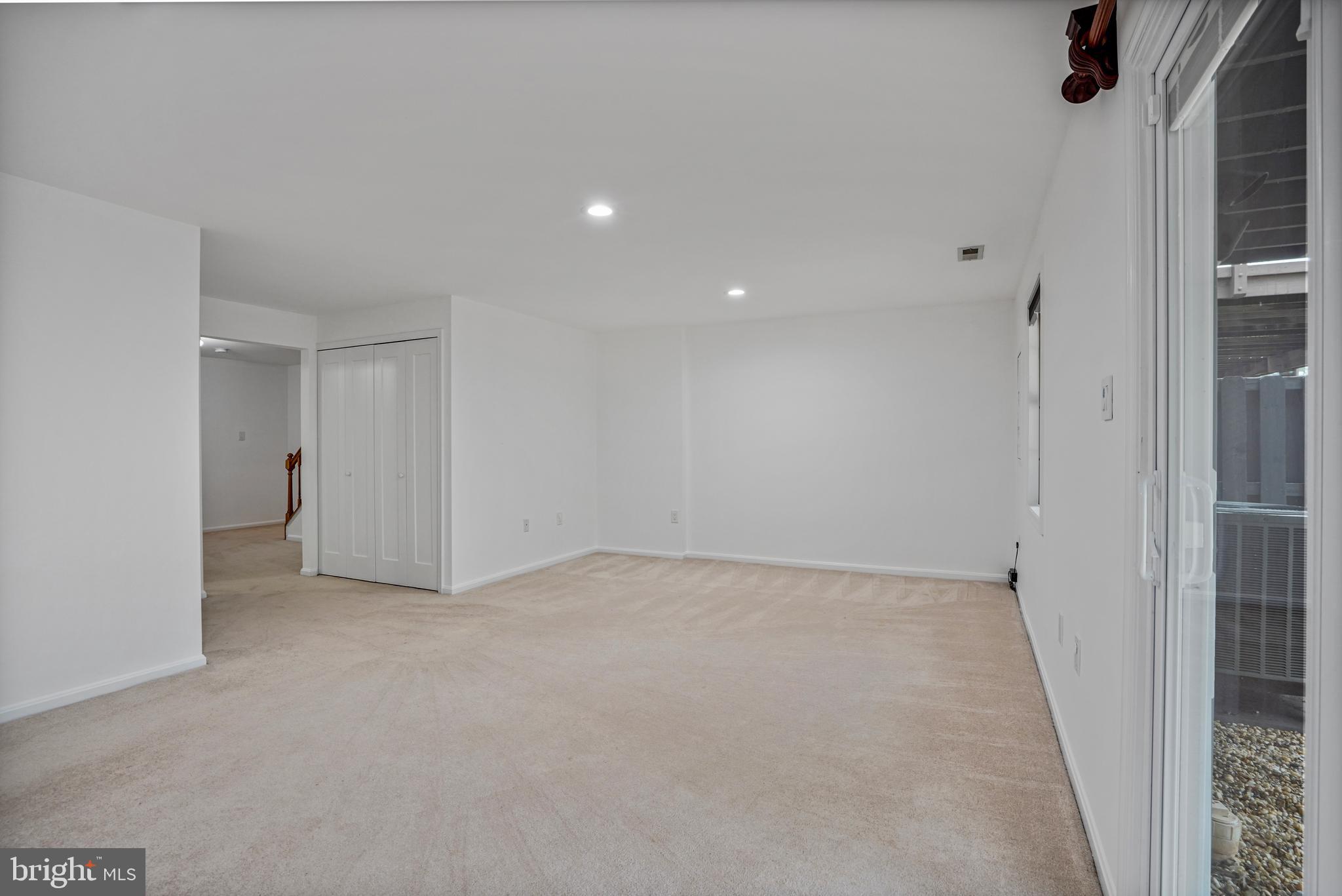 8609 LAMONT CT