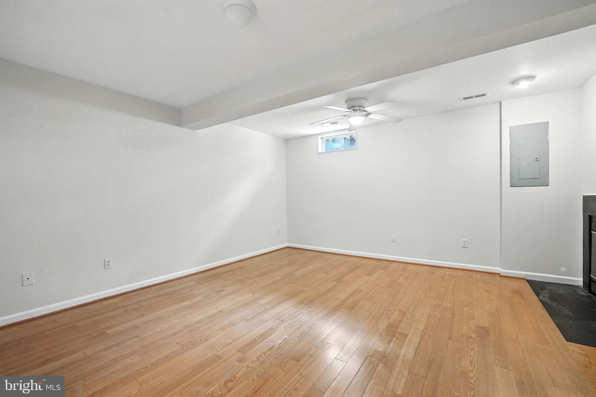 9763 Mock Orange Ct