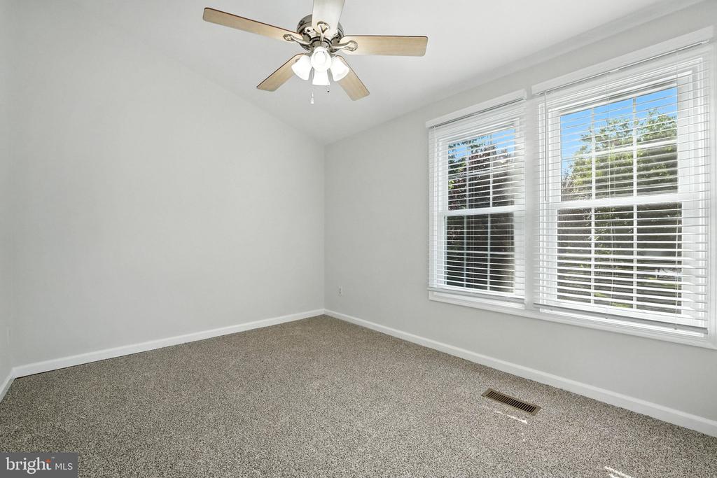 9763 Mock Orange Ct