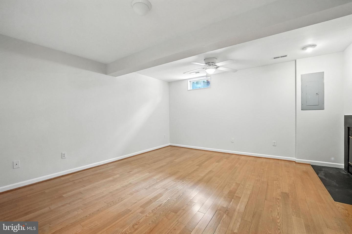 9763 Mock Orange Ct