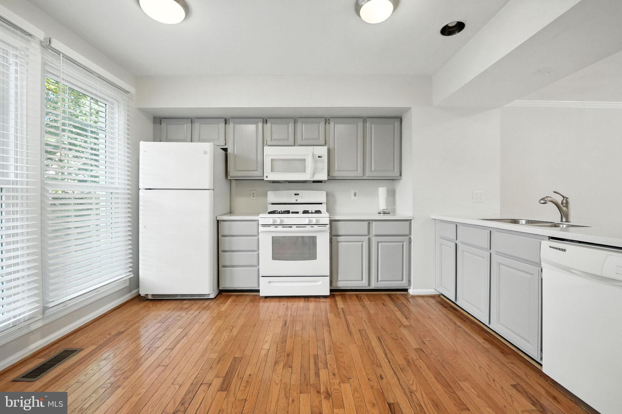 9763 Mock Orange Ct
