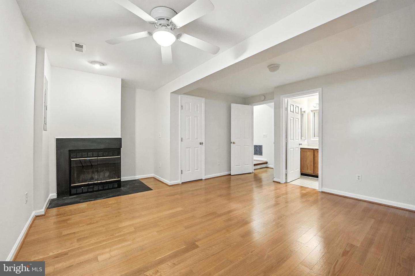 9763 Mock Orange Ct