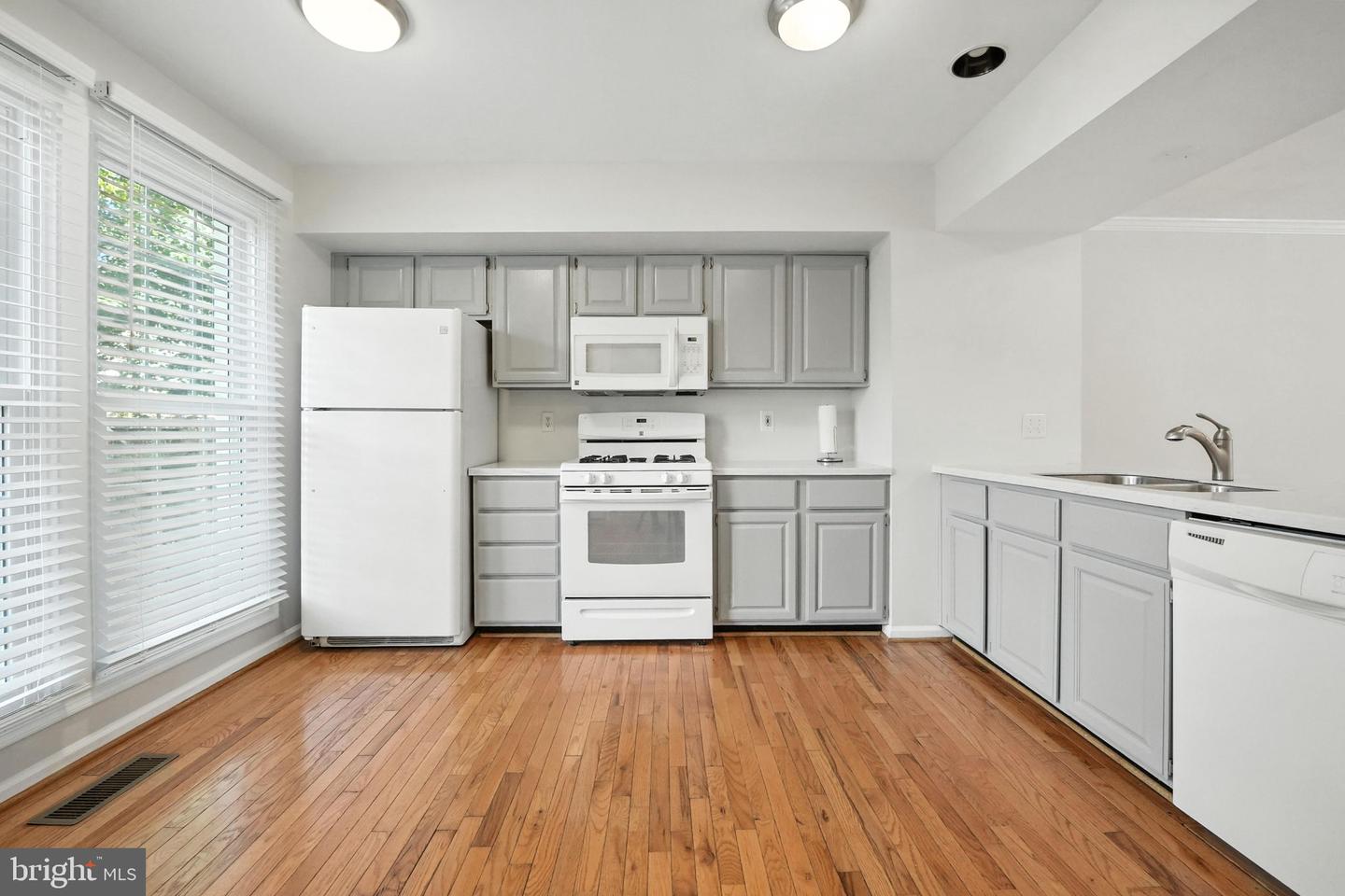 9763 Mock Orange Ct