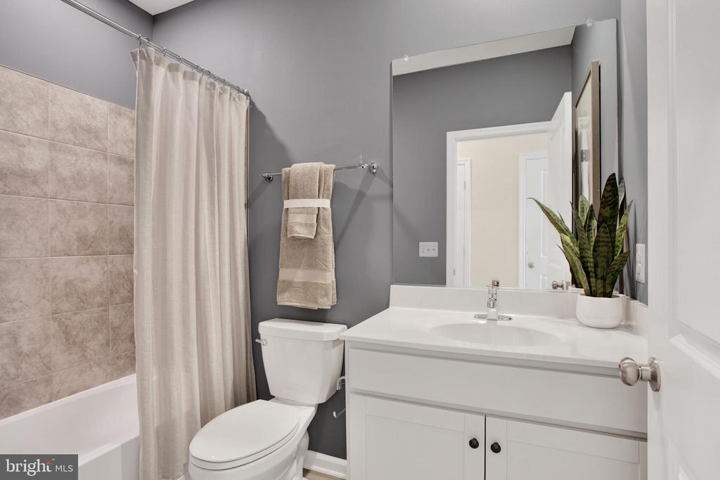 9679 SWALLOWTAIL LANE