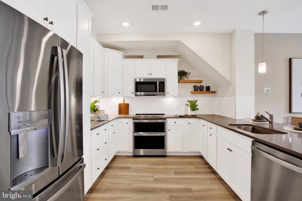 9679 SWALLOWTAIL LANE