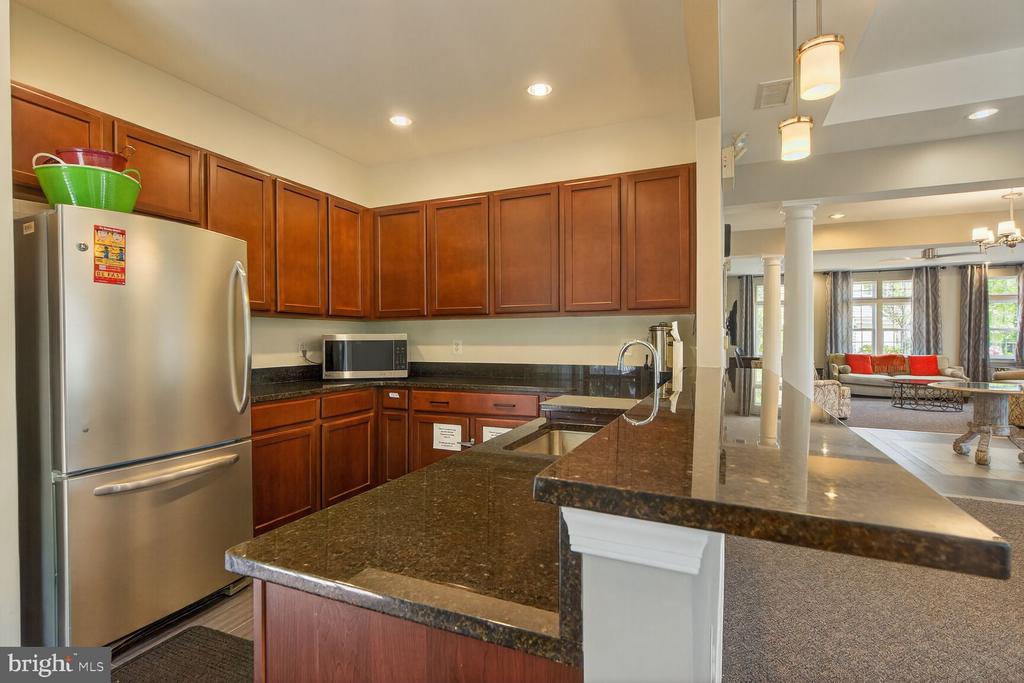 9202 CHARLESTON DRIVE 307