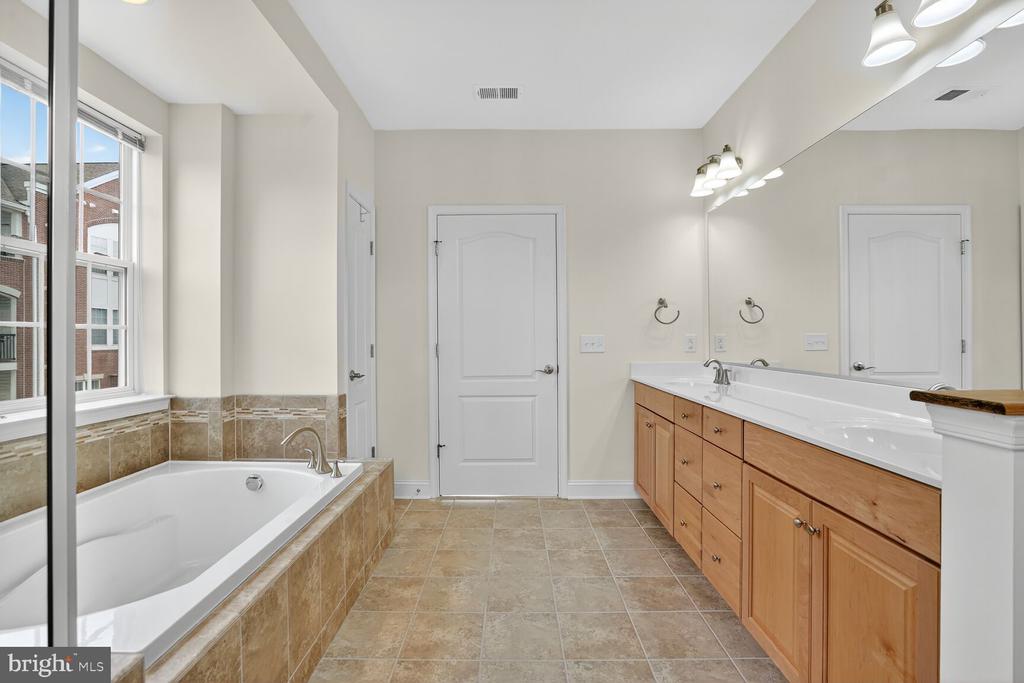 9202 CHARLESTON DRIVE 307