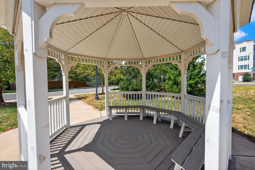 9202 CHARLESTON DRIVE 307