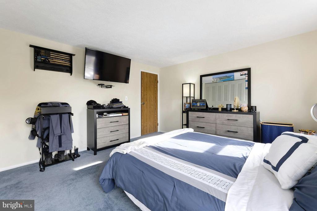 10297 WOODMONT COURT