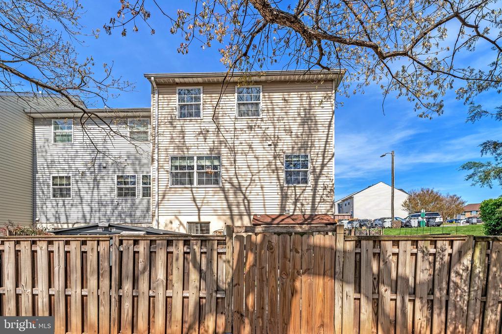 8453 MCKENZIE CIRCLE