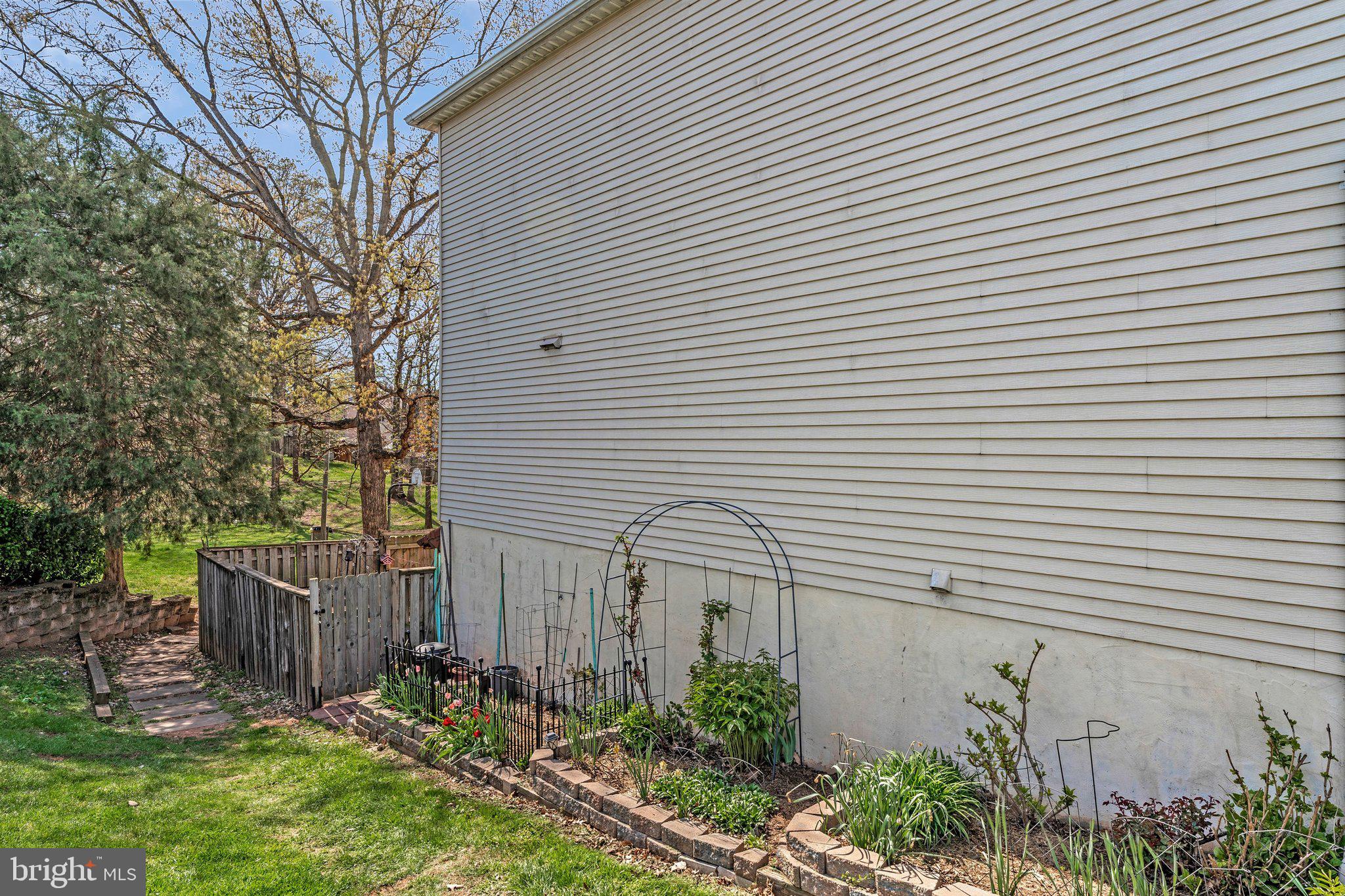 8453 MCKENZIE CIRCLE