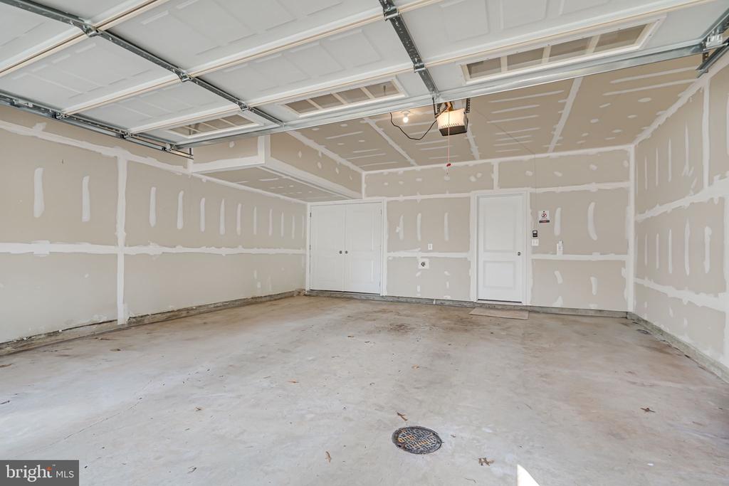 9536 BARNES LOOP