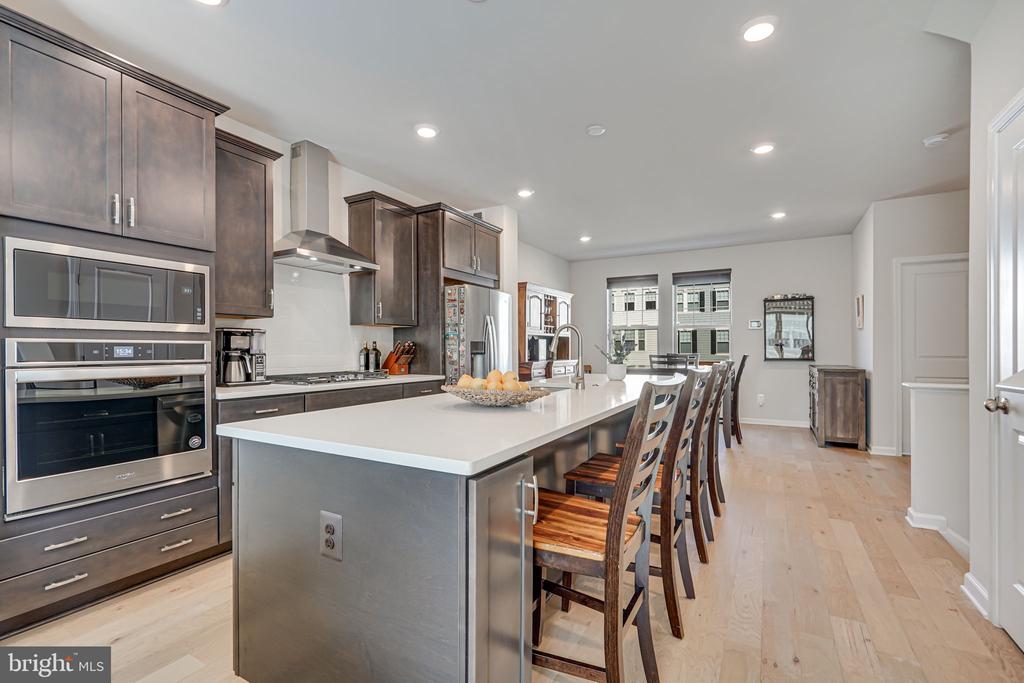9536 BARNES LOOP