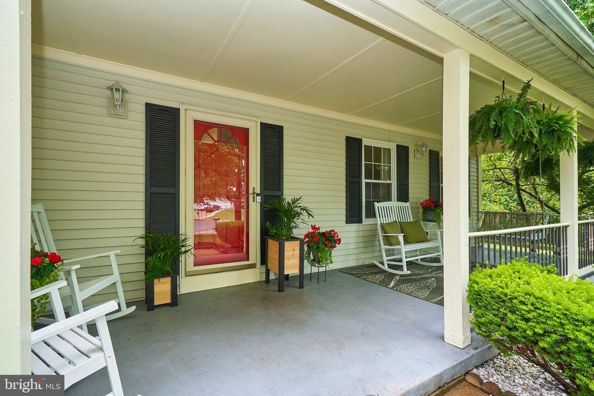 8944 VICKSBURG LANE
