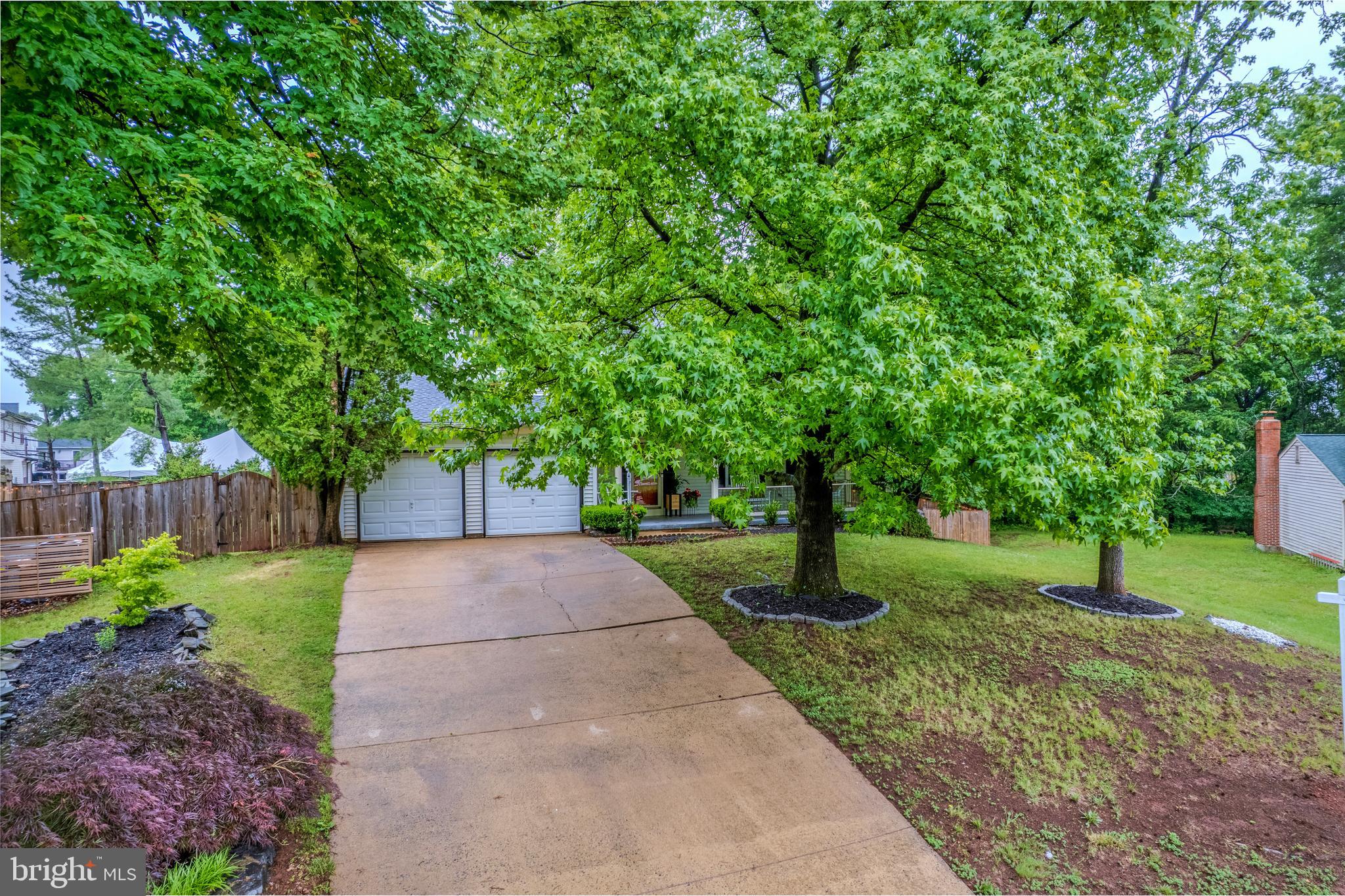 8944 VICKSBURG LANE