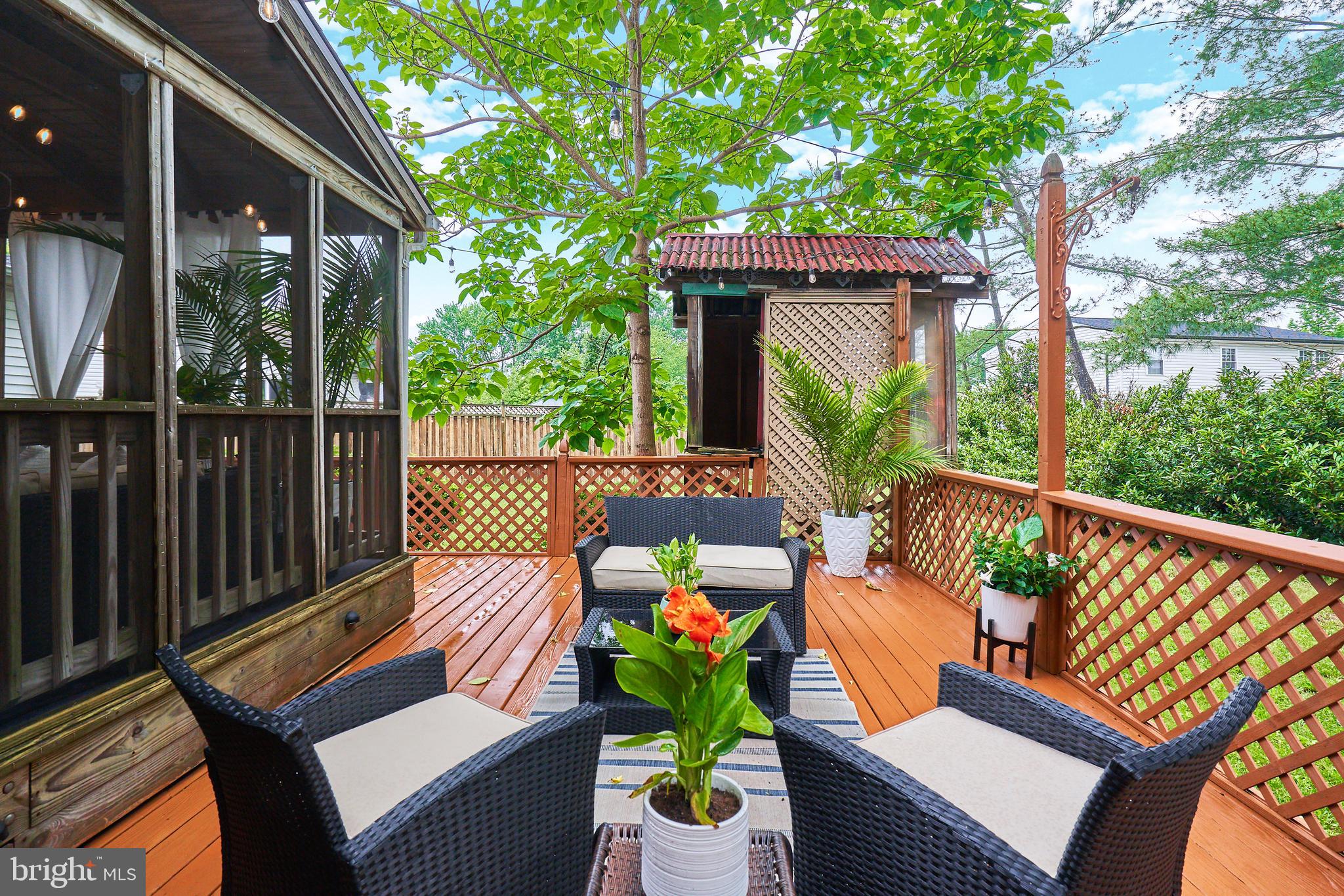 8944 VICKSBURG LANE