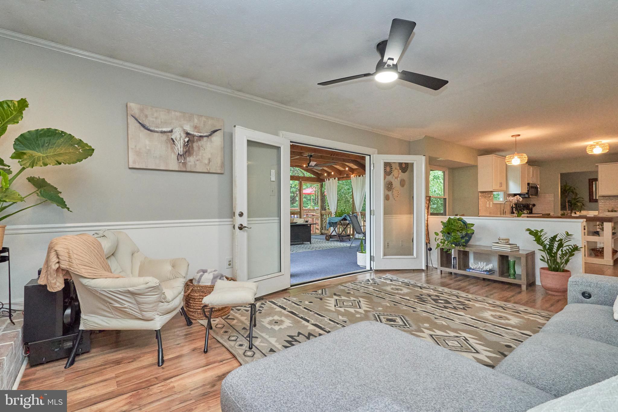 8944 VICKSBURG LANE