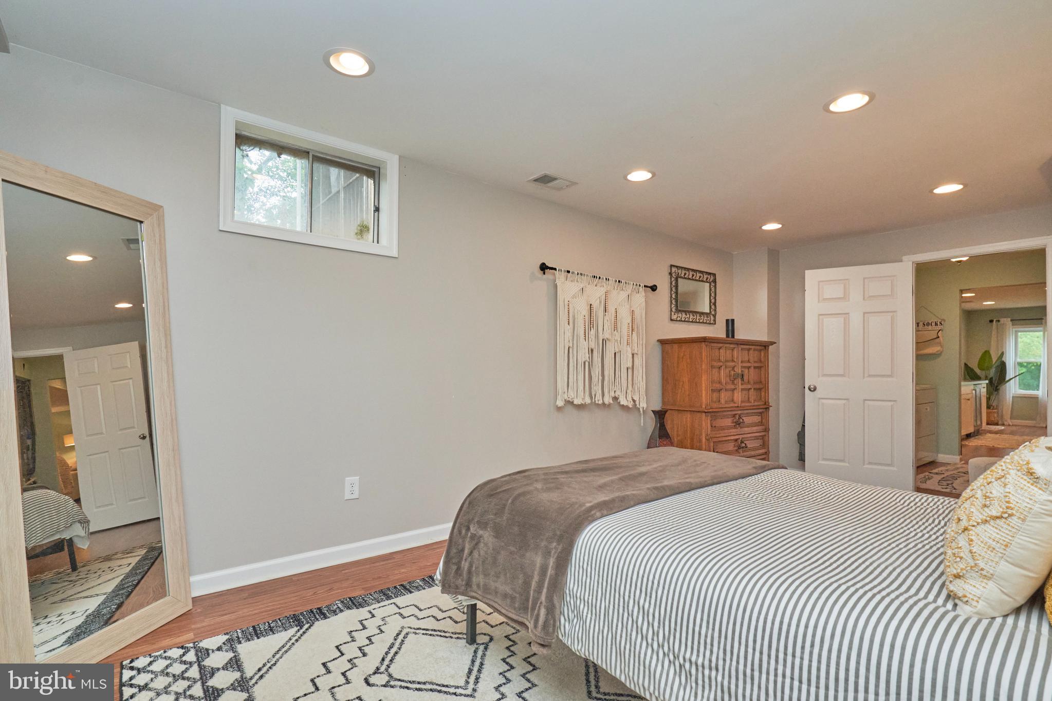 8944 VICKSBURG LANE