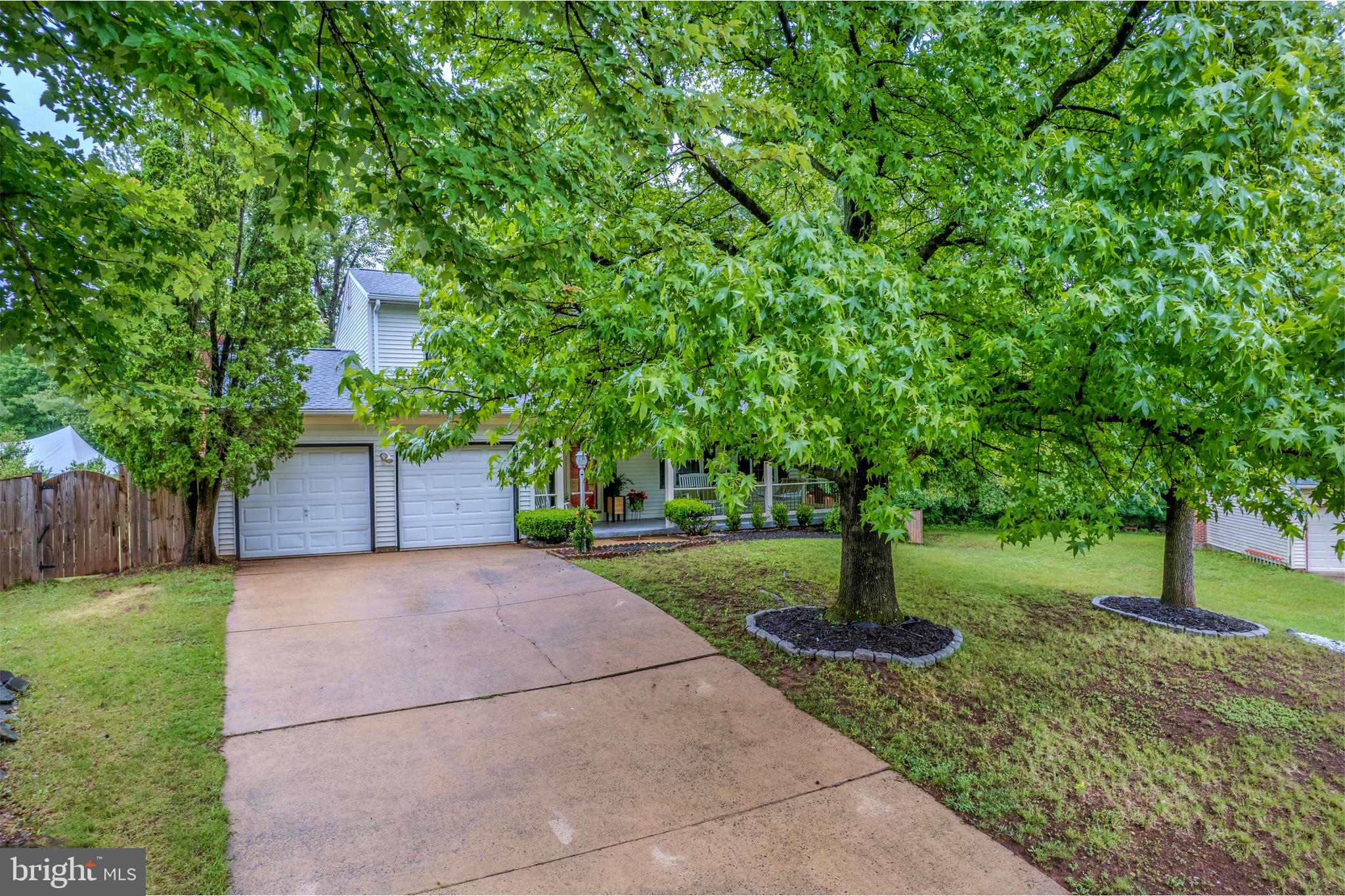 8944 VICKSBURG LANE