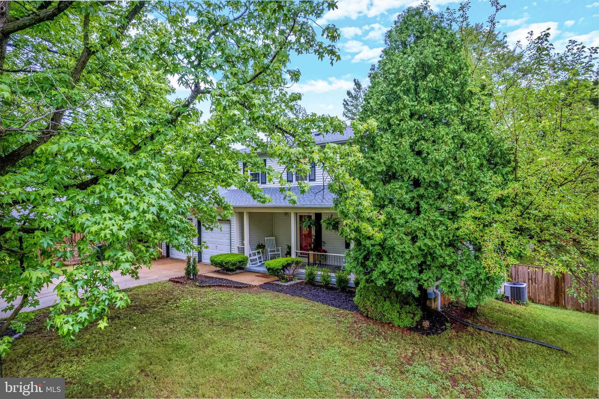 8944 VICKSBURG LANE