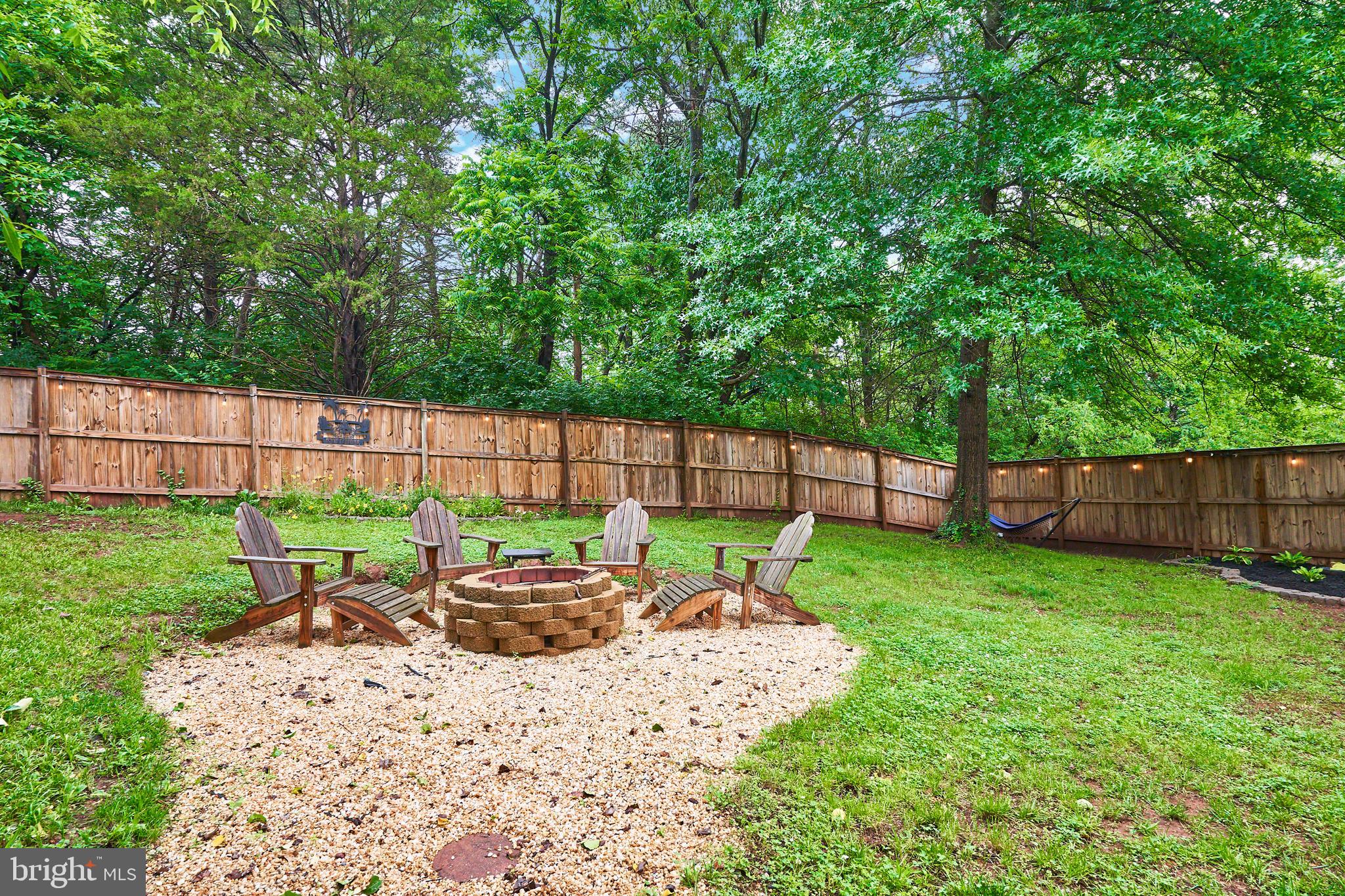8944 VICKSBURG LANE