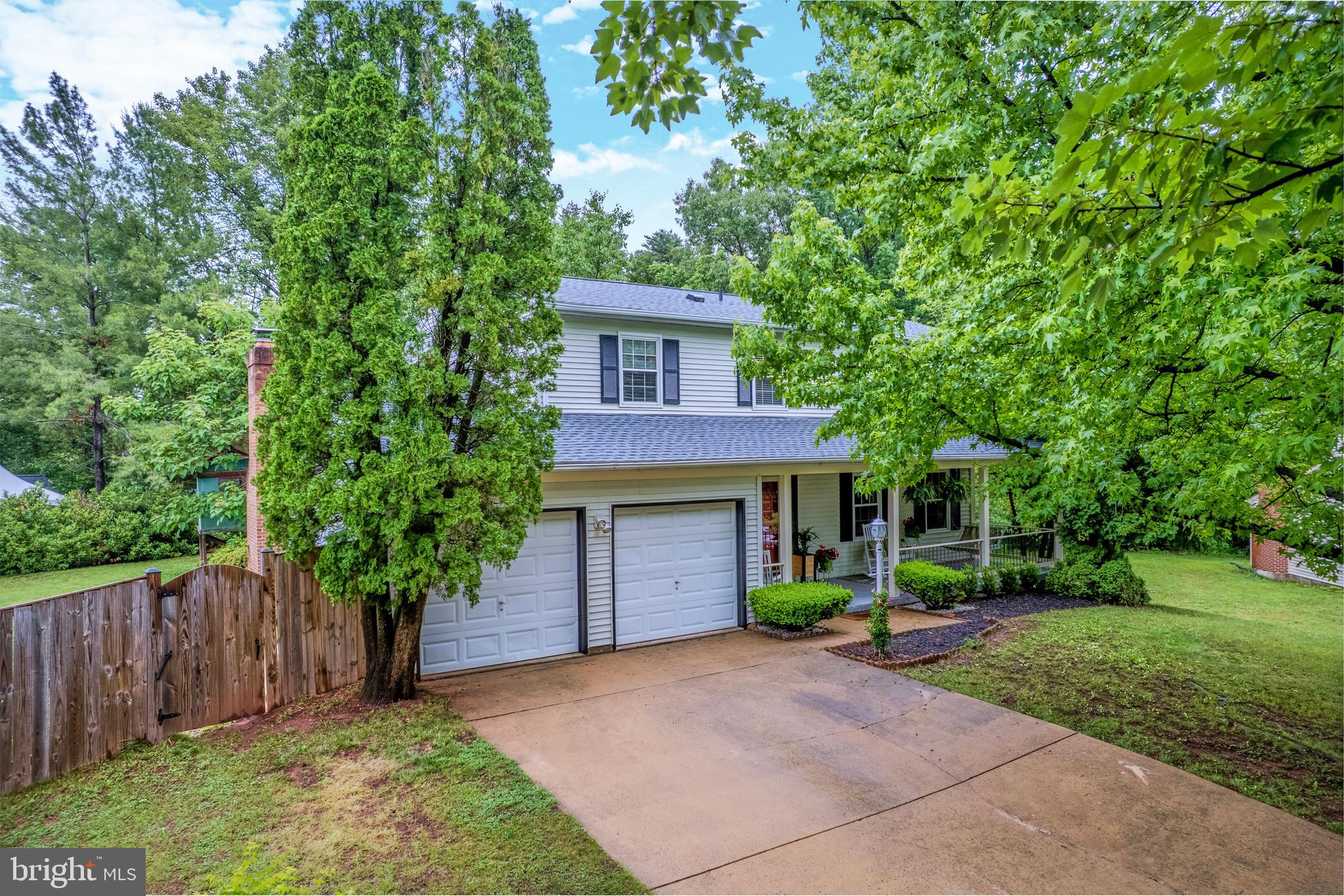 8944 VICKSBURG LANE