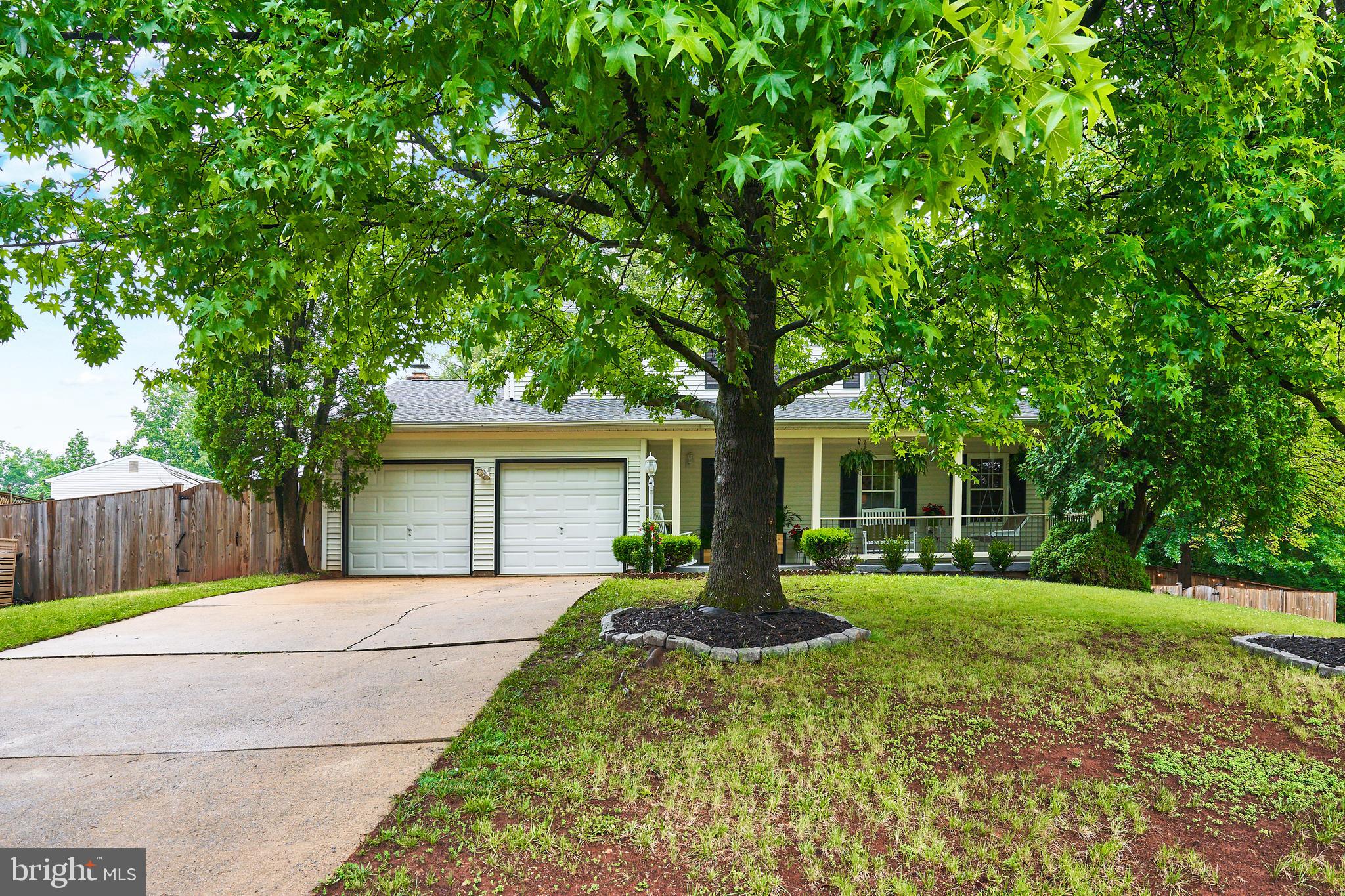 8944 VICKSBURG LANE