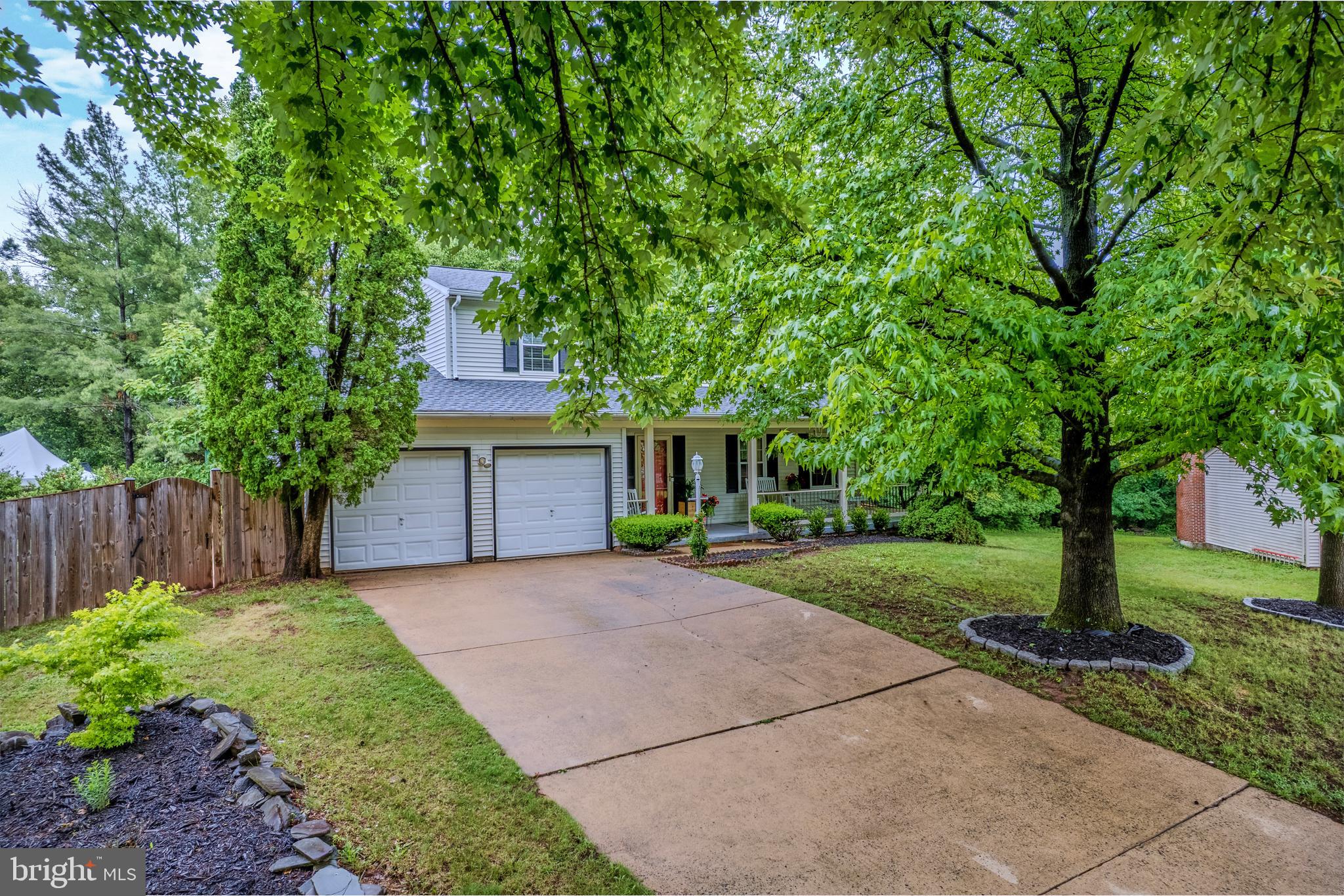 8944 VICKSBURG LANE