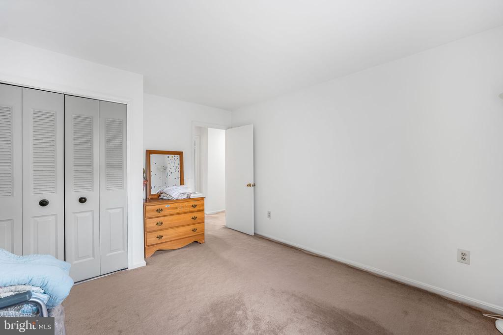 8711 DITMARS COURT