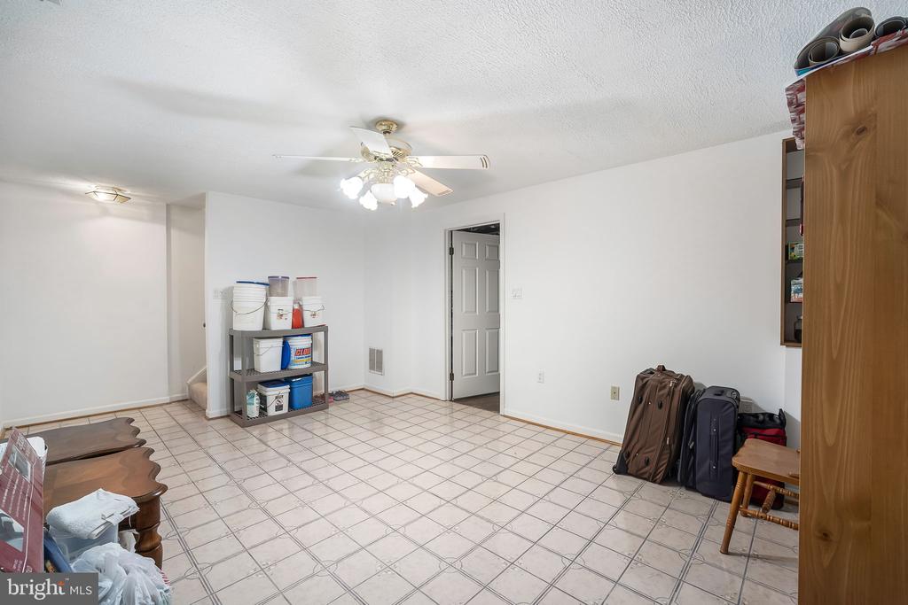8711 DITMARS COURT