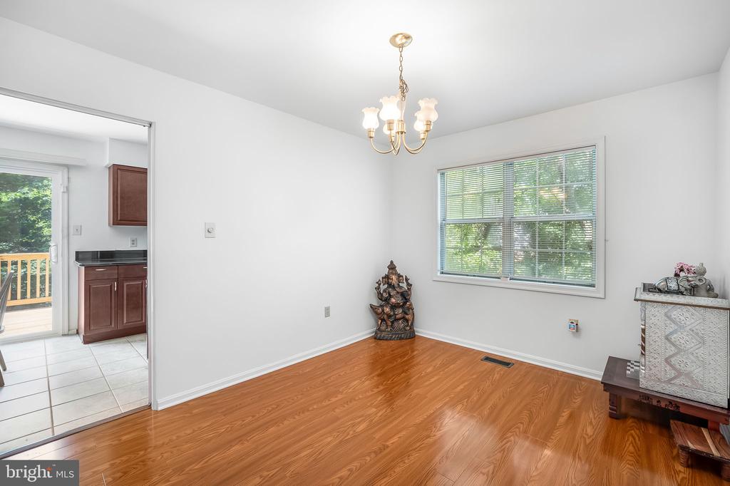 8711 DITMARS COURT