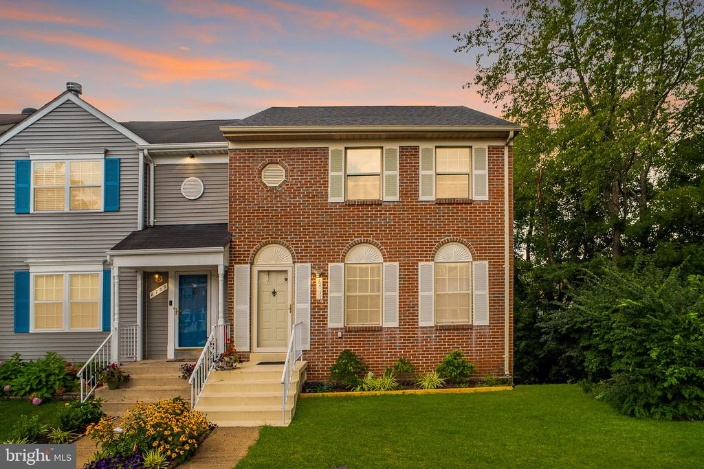 8711 DITMARS COURT
