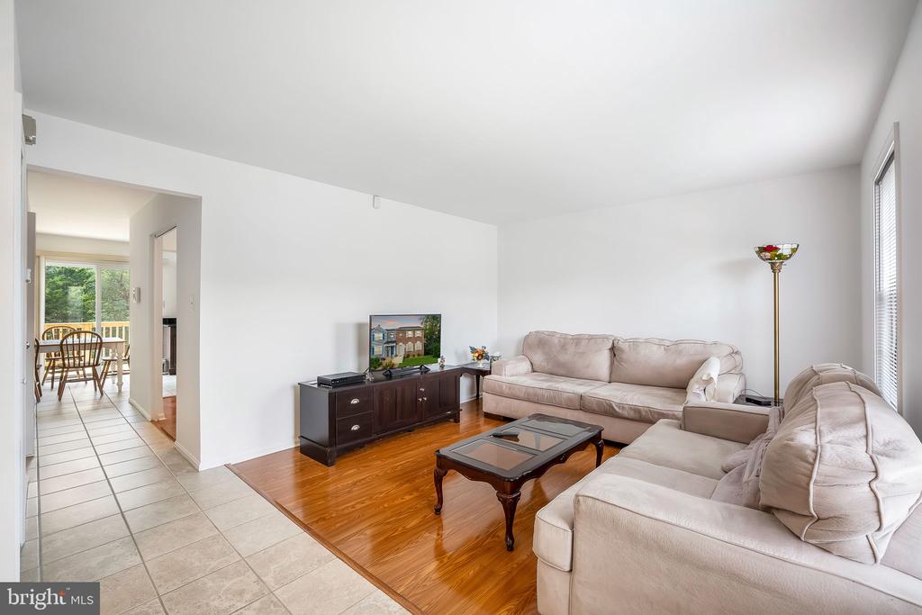 8711 DITMARS COURT