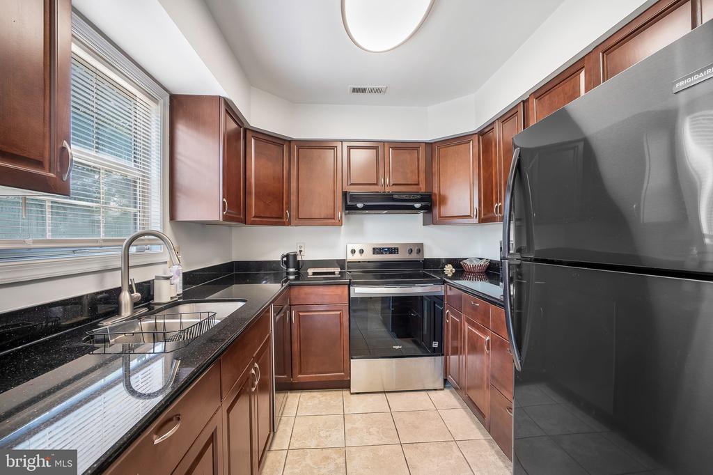 8711 DITMARS COURT