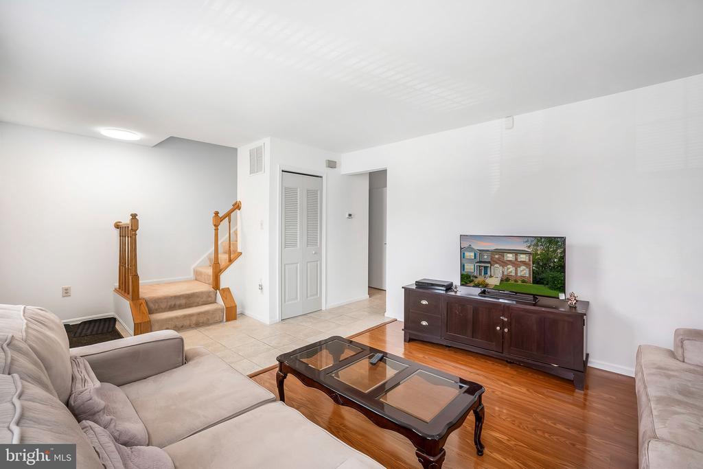 8711 DITMARS COURT
