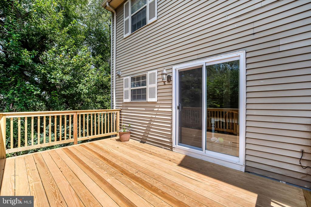 8711 DITMARS COURT