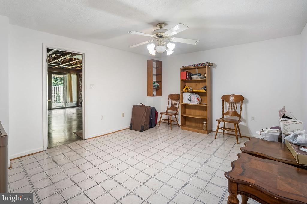 8711 DITMARS COURT