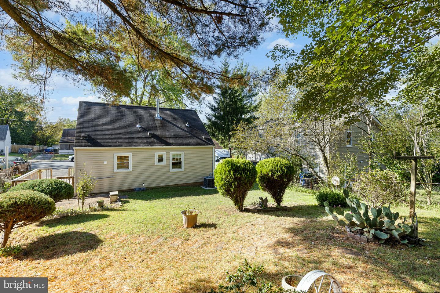 176 Cabbel DRIVE