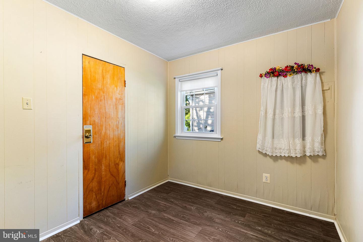 176 Cabbel DRIVE