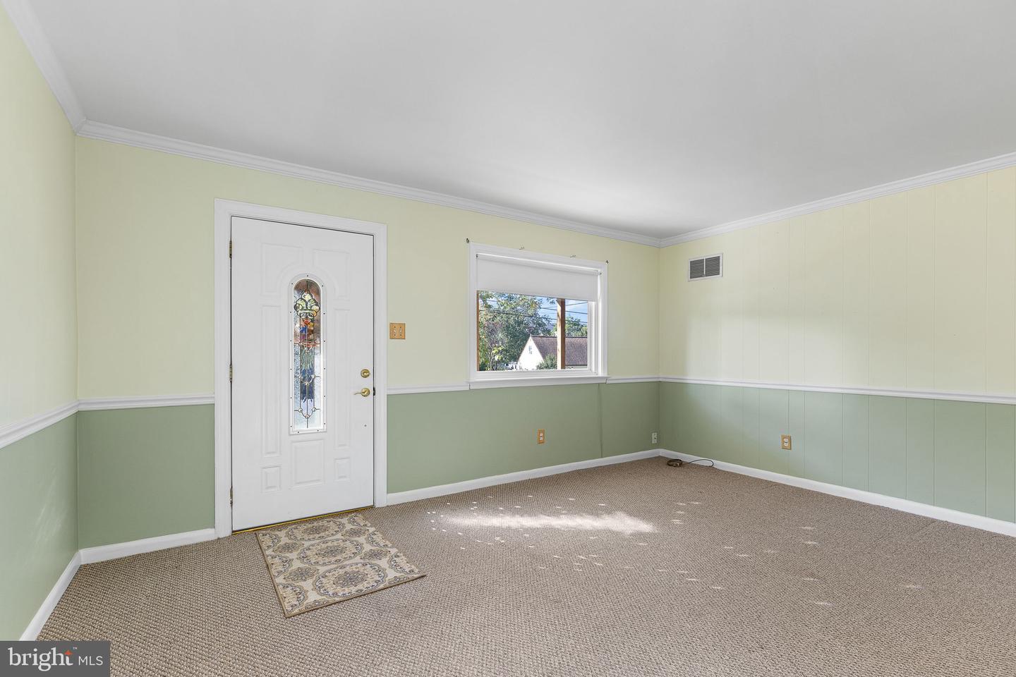 176 Cabbel DRIVE